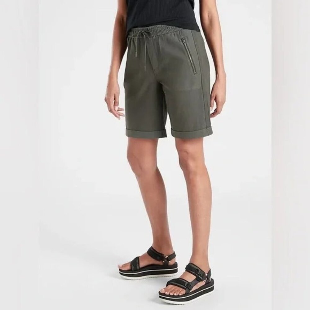 Athleta Farallon Utility Bermuda Shorts, green  sz 10